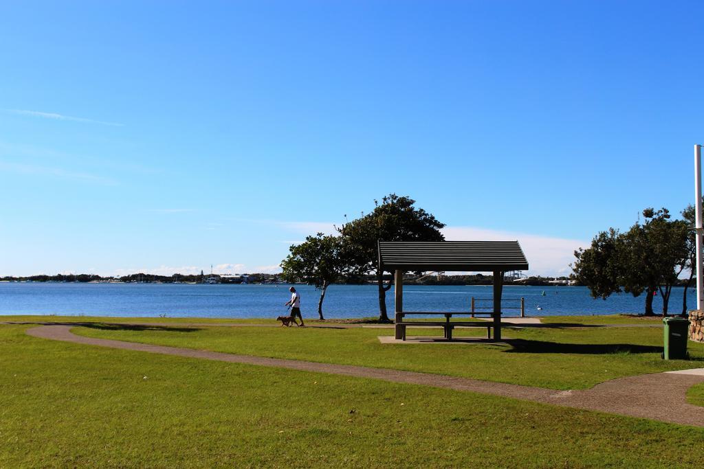 Crystal Bay On The Broadwater Aparthotel Gold Coast Exterior photo