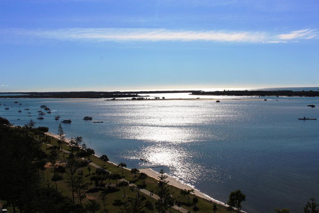 Crystal Bay On The Broadwater Aparthotel Gold Coast Exterior photo