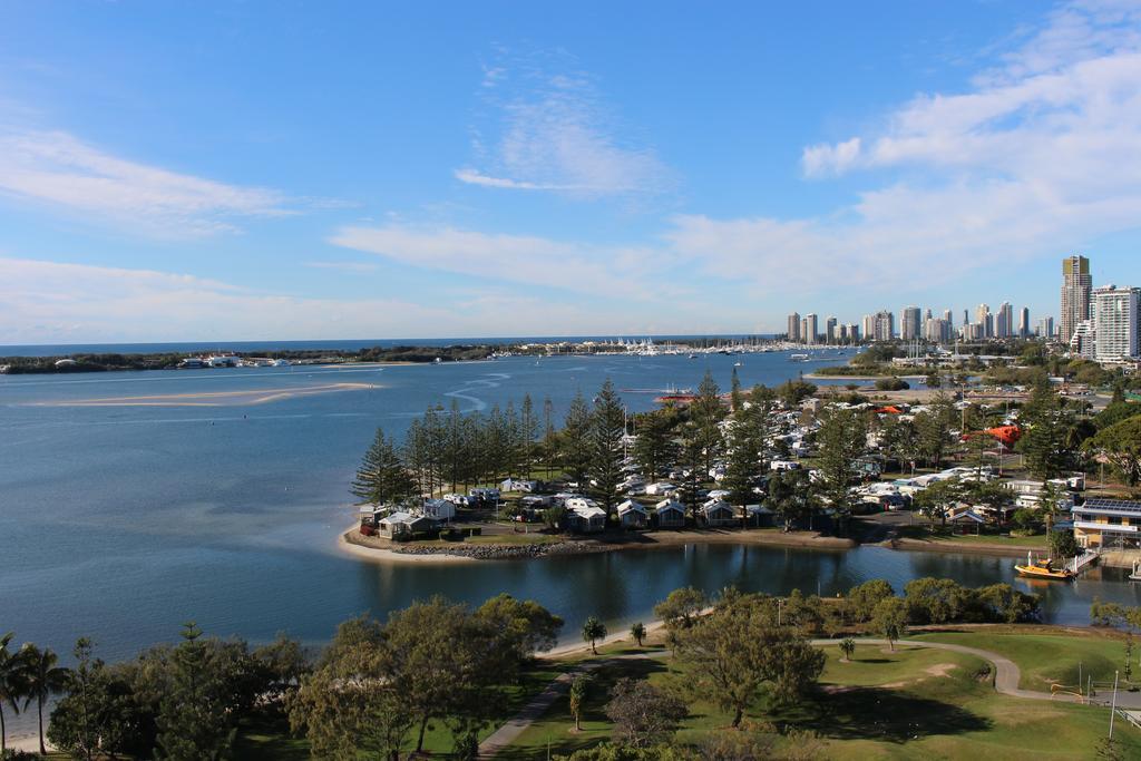 Crystal Bay On The Broadwater Aparthotel Gold Coast Exterior photo