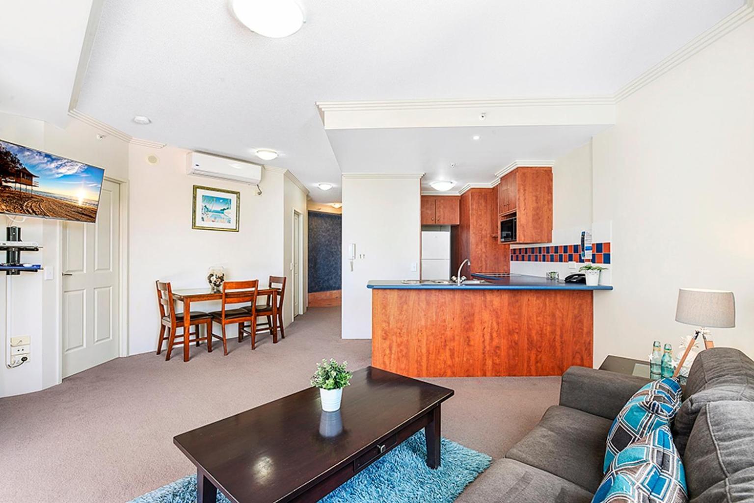 Crystal Bay On The Broadwater Aparthotel Gold Coast Room photo