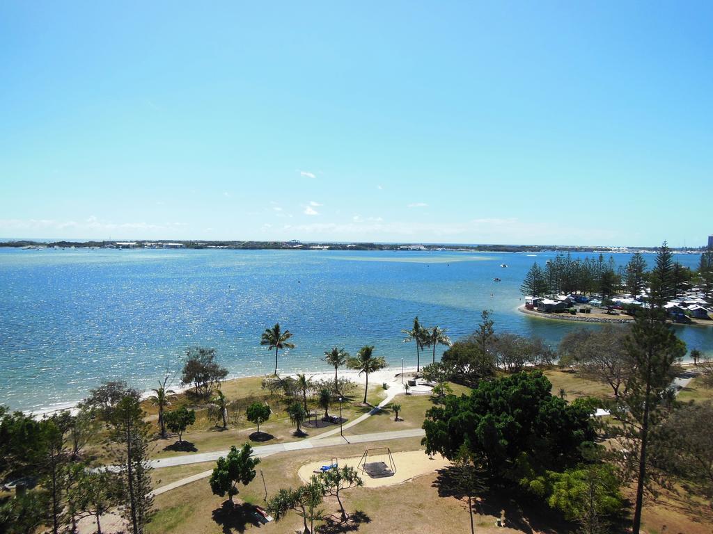 Crystal Bay On The Broadwater Aparthotel Gold Coast Exterior photo