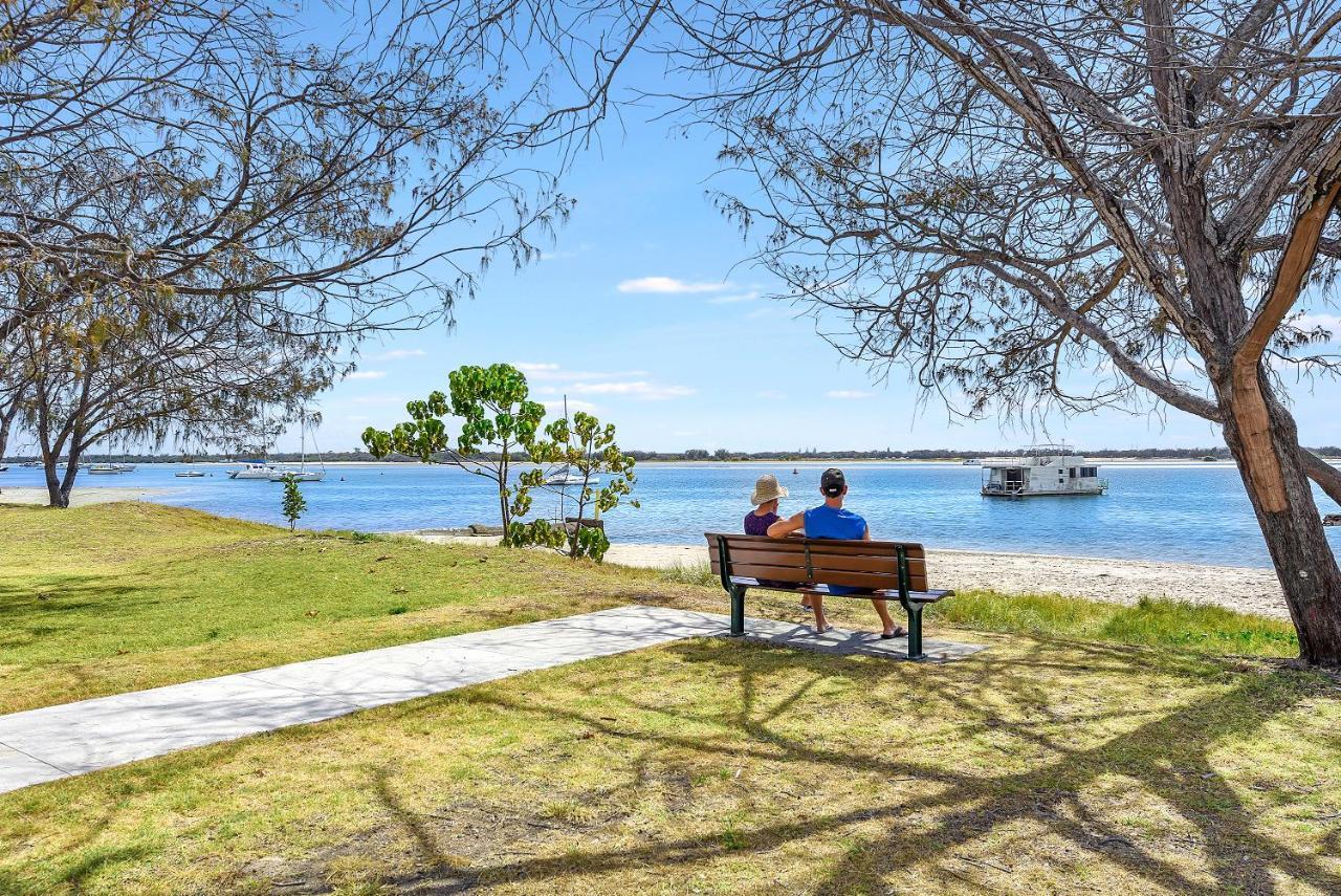 Crystal Bay On The Broadwater Aparthotel Gold Coast Exterior photo